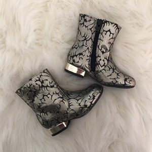 Toddler size 7 boots from Genuine Kids Osh Kosh